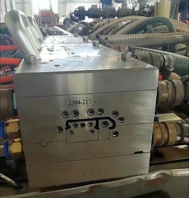AutoCAD a conçu un profilé en UPC avec une extrusion de moule pour panneau creux de fabricant