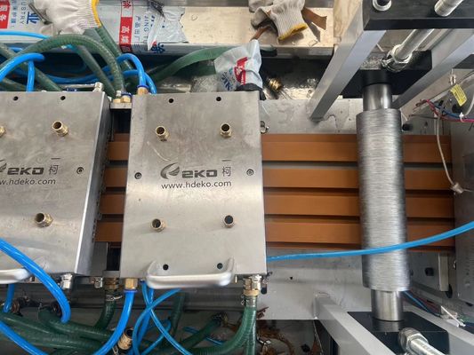 3CR17 Matériau de moulage PVC Extrusion plastique pour revêtement de sol en WPE Software de conception AutoCAD