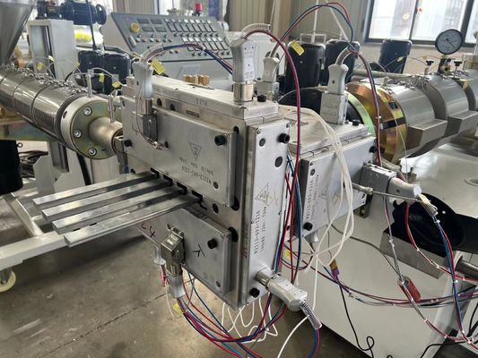 3CR17 Matériau de moulage PVC Extrusion plastique pour revêtement de sol en WPE Software de conception AutoCAD