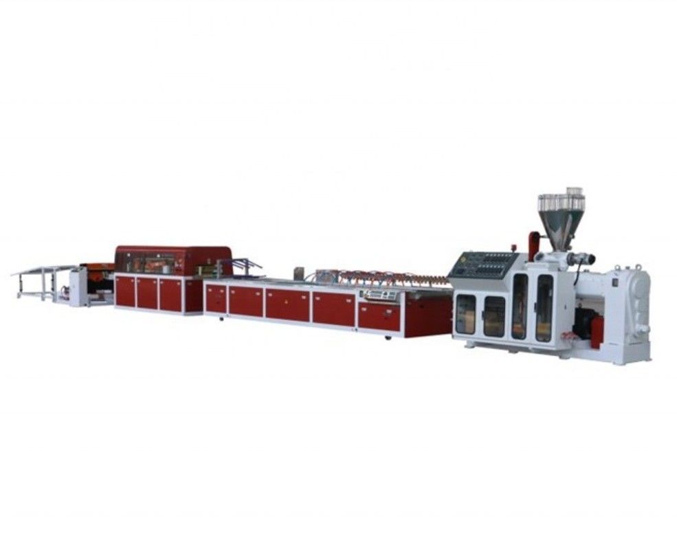 Machine de fabrication de profilés en plastique WPC pour fenêtre et porte