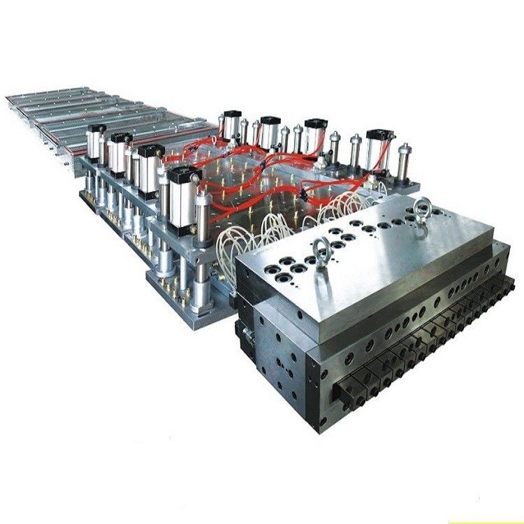 Exporteur de moules d'extrusion de panneaux creux de porte en CPVC de 700 mm poli et électroplaqué
