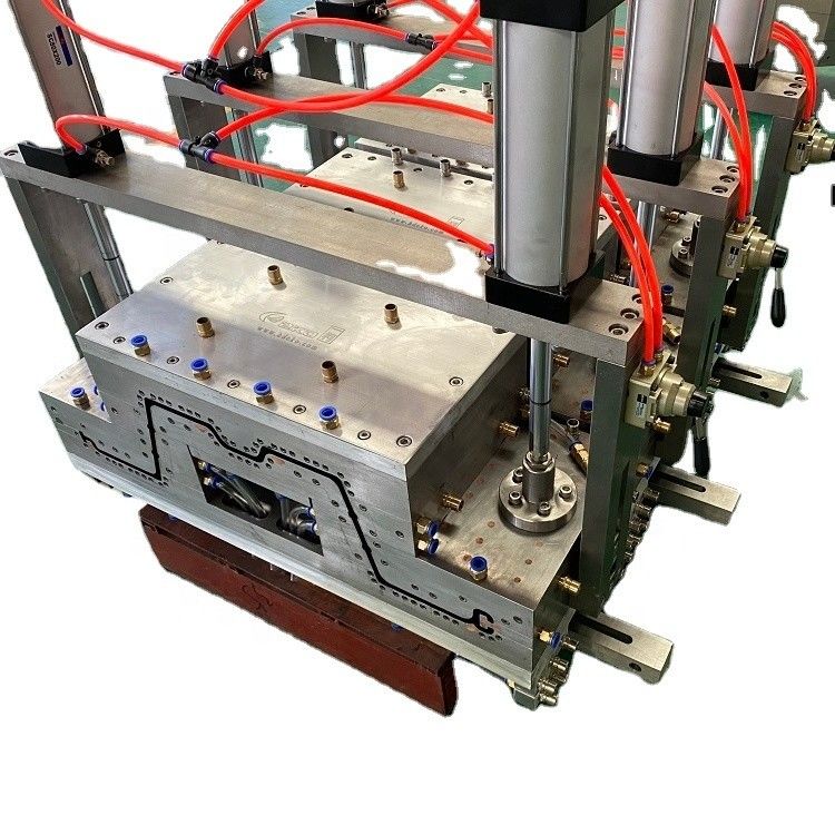 Outils d'extrusion de pare-chocs de protection contre les inondations en PVC plastique de haute productivité par Eko Mould