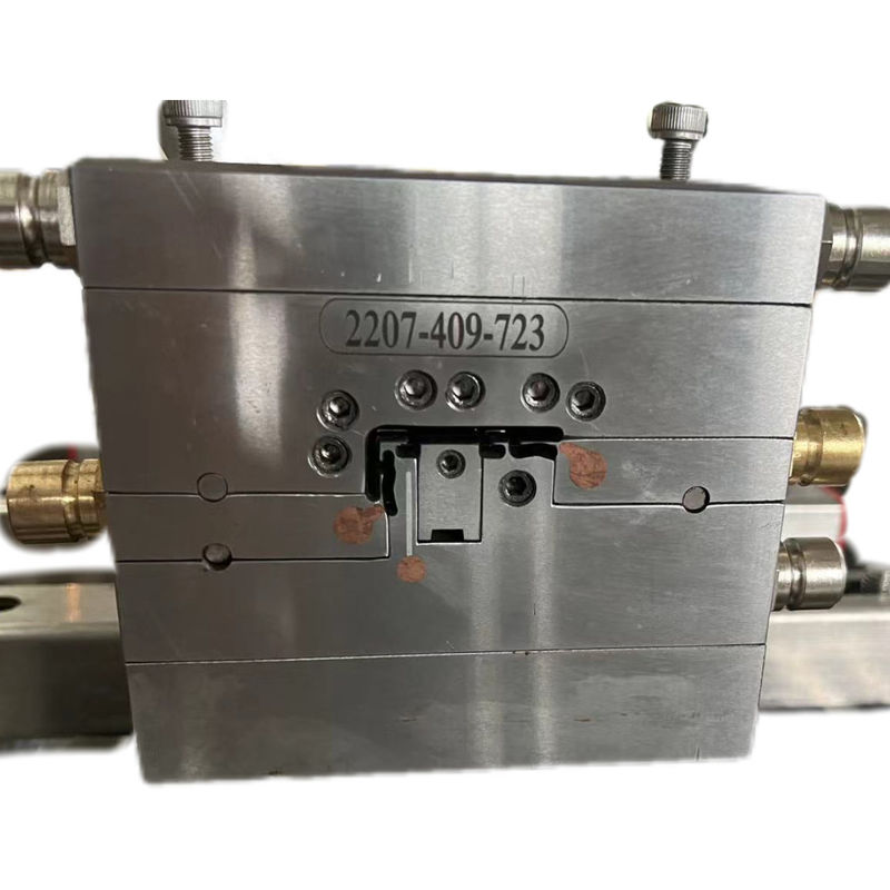 Finition argentée UPVC moule de bande de bordure de porte avec conception personnalisée et matériau 3CR17