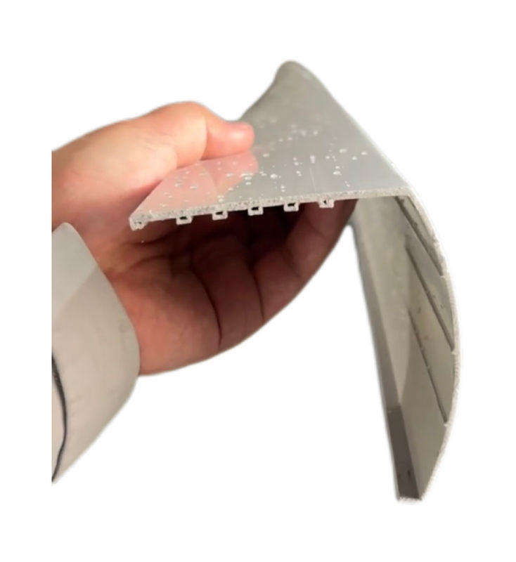 Outils d'extrusion de profils en plastique sur mesure pour fenêtres et portes en UPVC