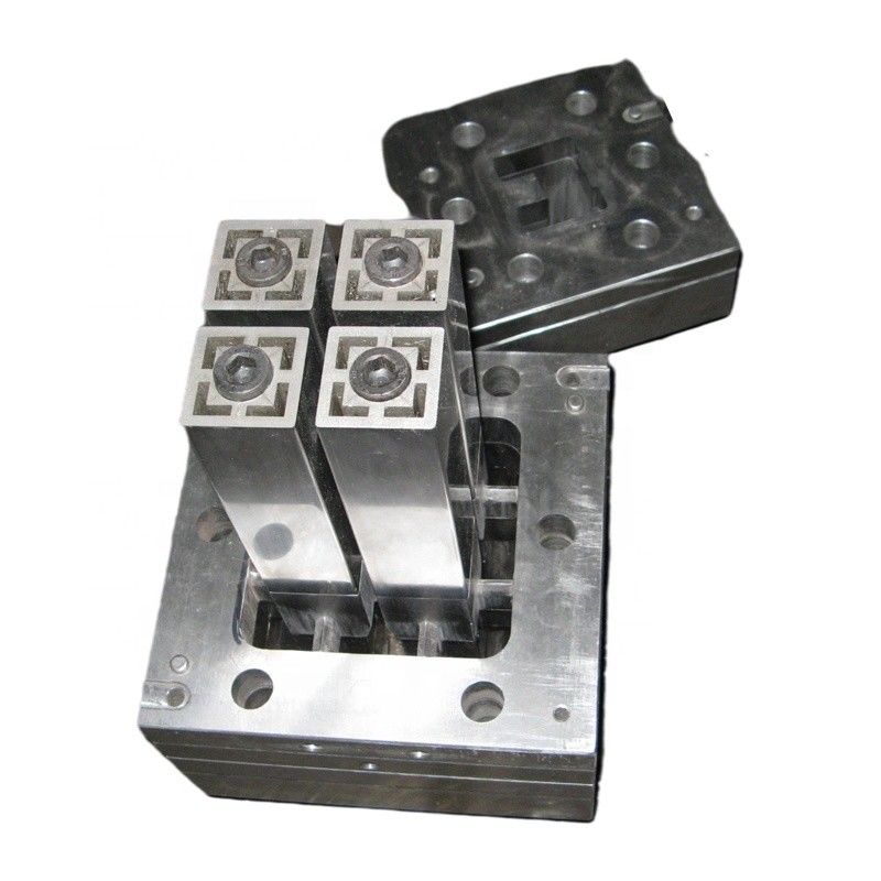 Profiles WPC PE PP personnalisés, moule de conception par extrusion pour les produits ménagers en argent