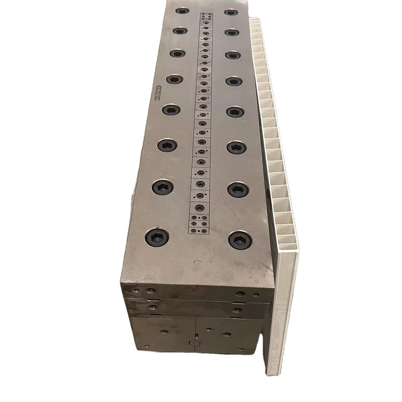 Traitement de polissage par galvanoplastie 3CR17 UPVC Panneau creux Mold pour porte et panneau mural