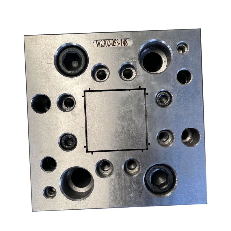 Moulures de conduits en fil d'argent pour l'extrusion en PVC dans le processus de fabrication de produits ménagers