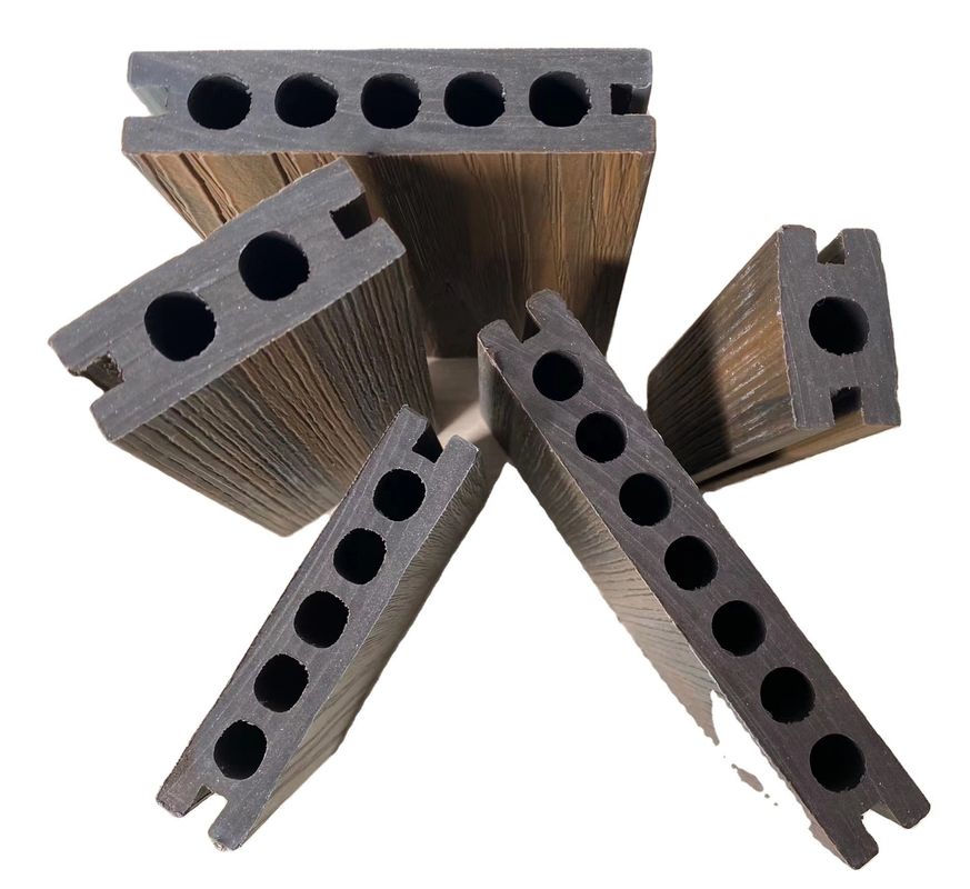 Outils d'extrusion de moules de revêtements de sol et de panneaux muraux en PE conçus par AutoCAD pour fenêtres profilées