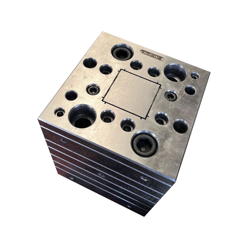 Profil extérieur Produit pour fenêtres 3CR17 Moldes et étalonnage de troncs en PVC avec réservoir d'eau