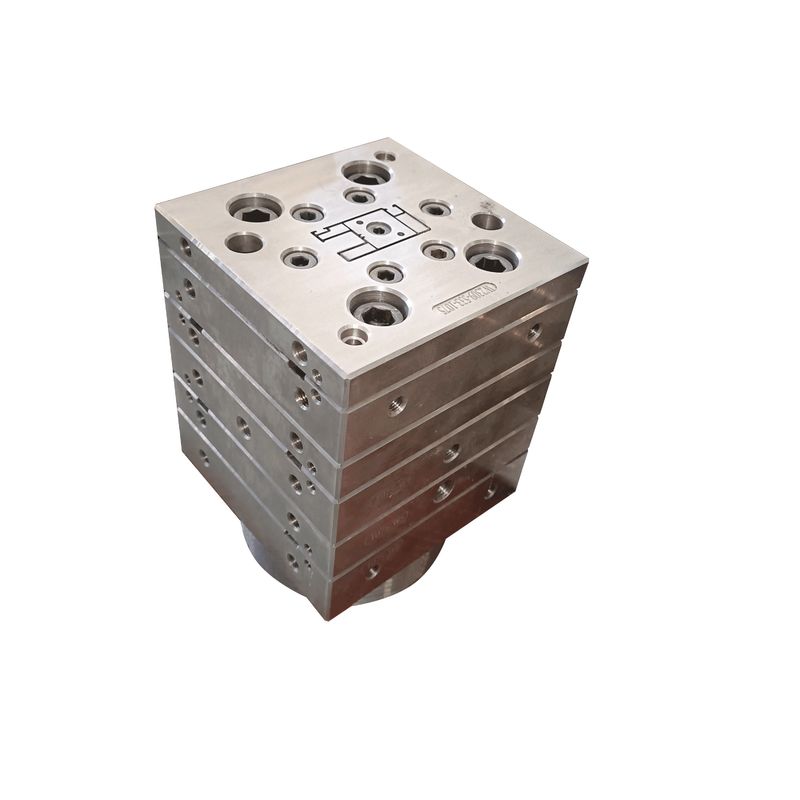 Extrusion de pièces de profilés en PVC hautement résistants pour moules de produits ménagers pour fenêtres et portes